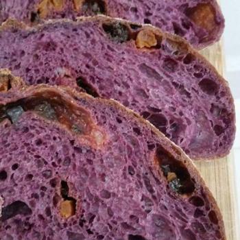 Ah Huat  Purple carrot fruity loaf first slice